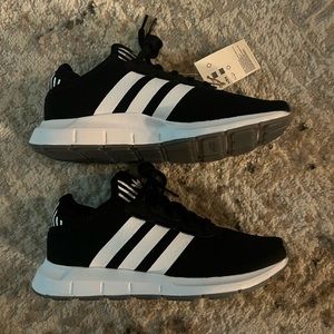 NWT 6.5 Women’s Adidas Black & White Sneakers